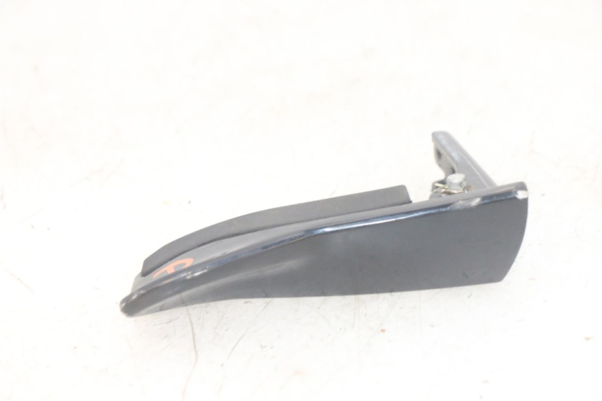 photo de DESCANSO DE PÉ TRASEIRO DIREITO PIAGGIO MP3 HPE 300 (2019 - 2026) - Zoom do estado de desgaste