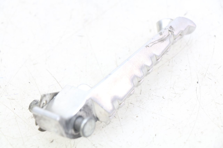 photo de DESCANSO DE PÉ TRASEIRO DIREITO YAMAHA MT ABS 125 (2014 - 2018) - Detalhe da peça