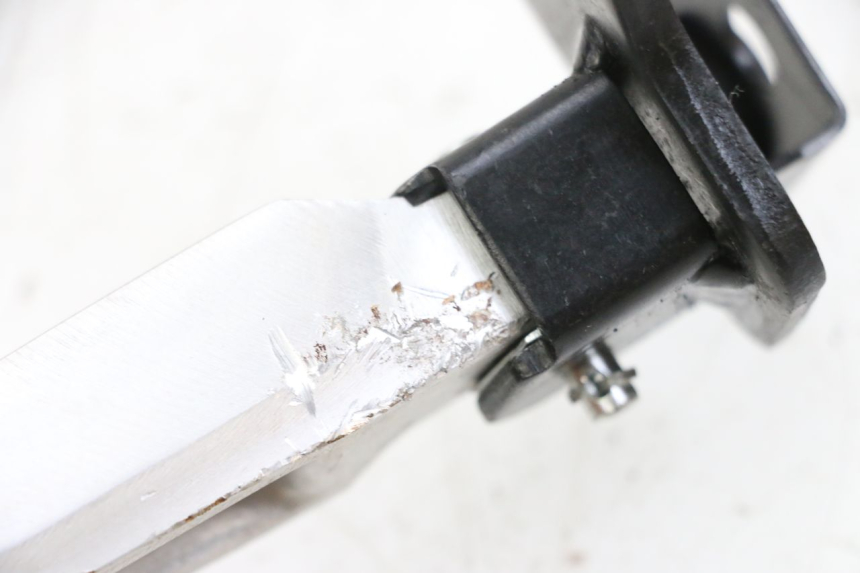 photo de DESCANSO DE PÉ TRASEIRO DIREITO YAMAHA NEO'S CORE 1 (2022 - 2026) - Outro ângulo de visão