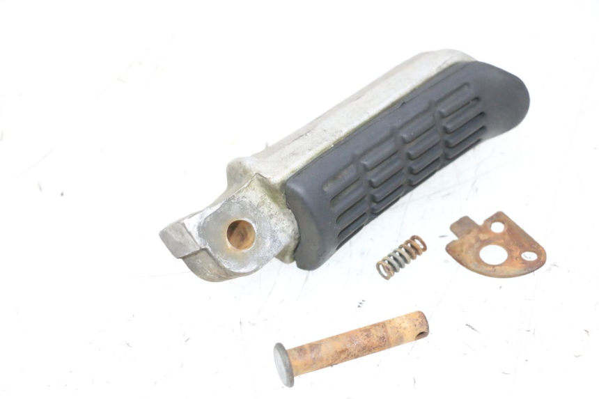 photo de DESCANSO DE PÉ TRASEIRO DIREITO HONDA NSR R 125 (1994 - 2003) - Detalhe da peça