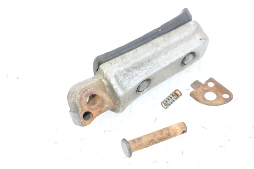 photo de DESCANSO DE PÉ TRASEIRO DIREITO HONDA NSR R 125 (1994 - 2003) - Ampliação técnica