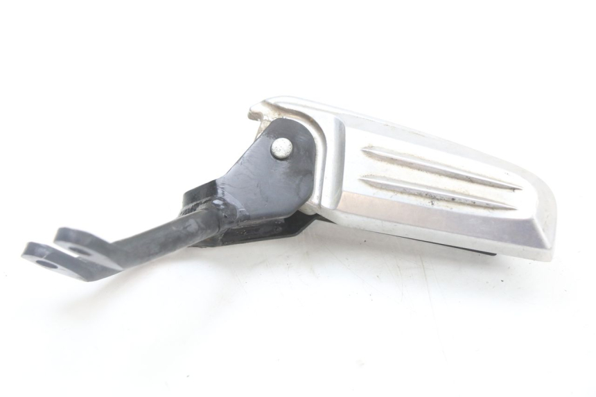 photo de DESCANSO DE PÉ TRASEIRO DIREITO HONDA PCX (JF47) 125 (2012 - 2013) - Ampliação técnica