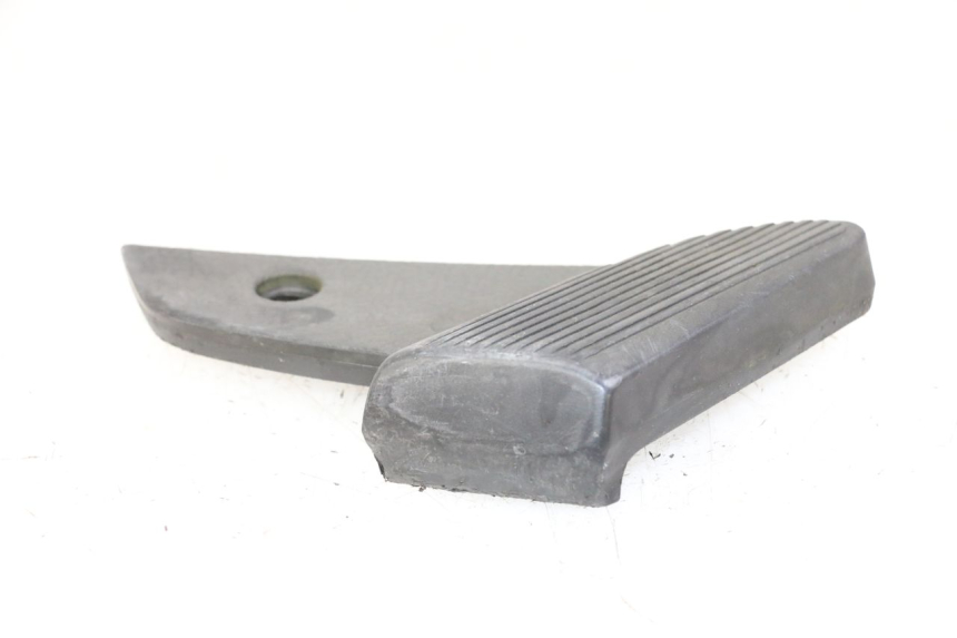 photo de DESCANSO DE PÉ TRASEIRO DIREITO PIAGGIO VESPA LX 150 (2005 - 2013) - Detalhe da peça