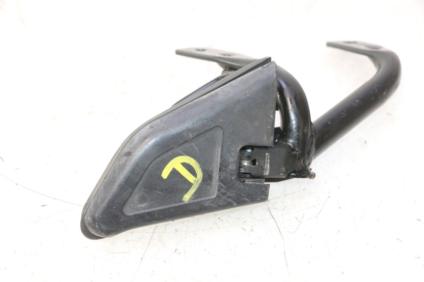 photo de DESCANSO DE PÉ TRASERO DERECHO HONDA SH 125 (2001 - 2003) - Zoom do estado de desgaste