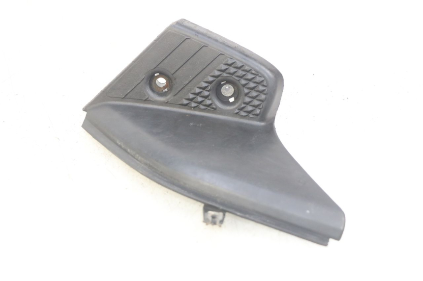 photo de DESCANSO DE PÉ TRASEIRO DIREITO YAMAHA SLIDER NAKED 50 (2004 - 2018) - Outro ângulo de visão