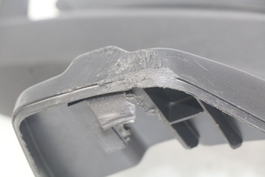 photo de DESCANSO DE PÉ TRASEIRO DIREITO APRILIA SR 2T 50 (2012 - 2017) - Estado da superfície