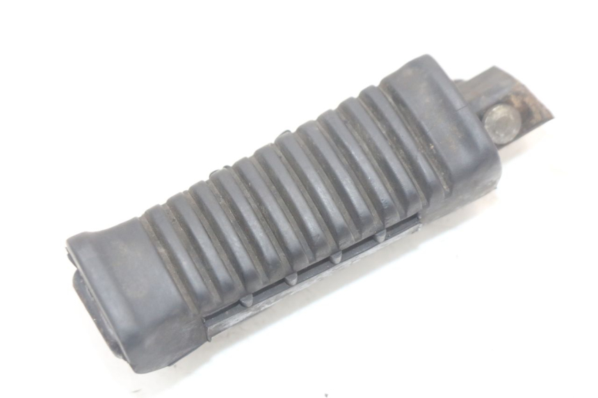photo de DESCANSO DE PÉ TRASEIRO DIREITO SUZUKI GS F 500 (2004 - 2007) - Zoom do estado de desgaste