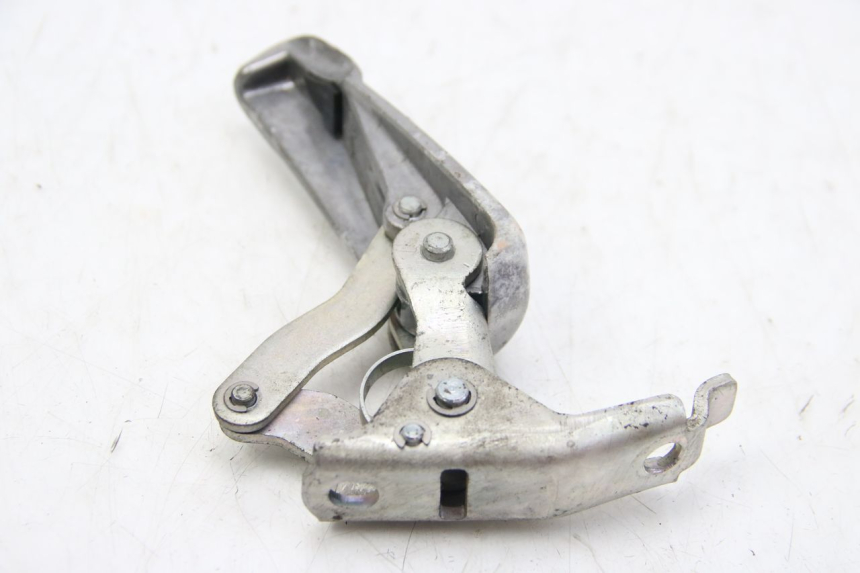 photo de DESCANSO DE PÉ TRASEIRO DIREITO PIAGGIO VESPA GTS SUPER IE 125 (2009 - 2016) - Detalhe da peça