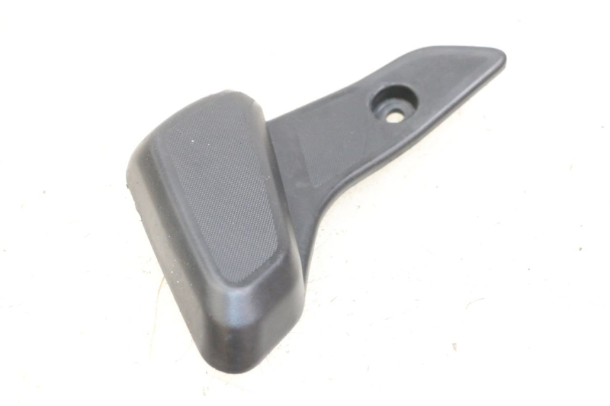 photo de DESCANSO DE PÉ TRASEIRO DIREITO PIAGGIO VESPA PRIMAVERA 4T 50 (2021 - 2024) - Vista geral