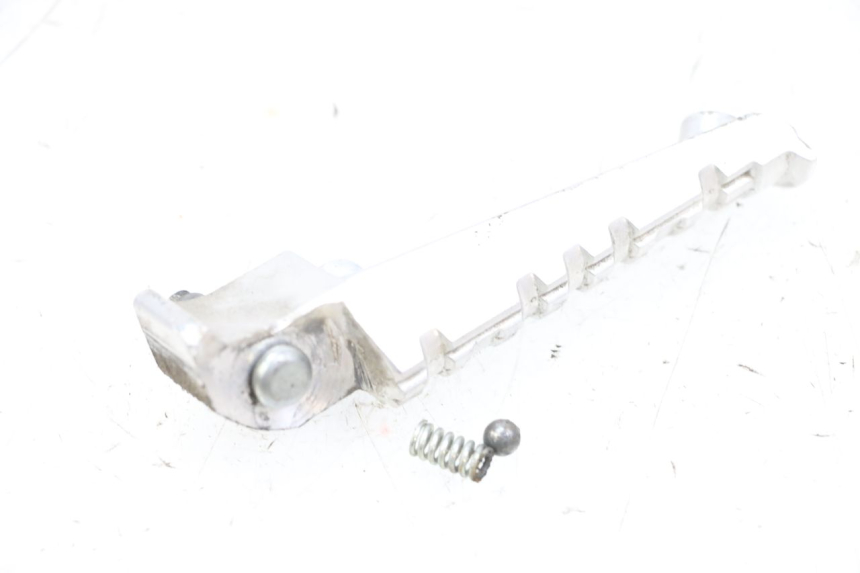photo de DESCANSO DE PÉ TRASEIRO DIREITO YAMAHA X-MAX XMAX 125 (2010 - 2013) - Detalhe da peça