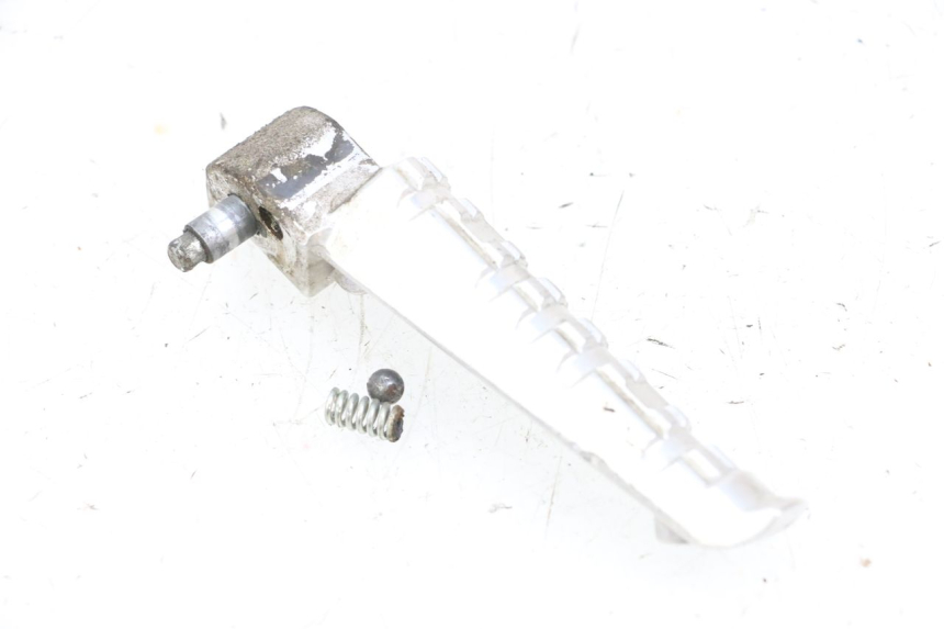 photo de DESCANSO DE PÉ TRASEIRO DIREITO YAMAHA X-MAX XMAX 125 (2010 - 2013) - Outro ângulo de visão