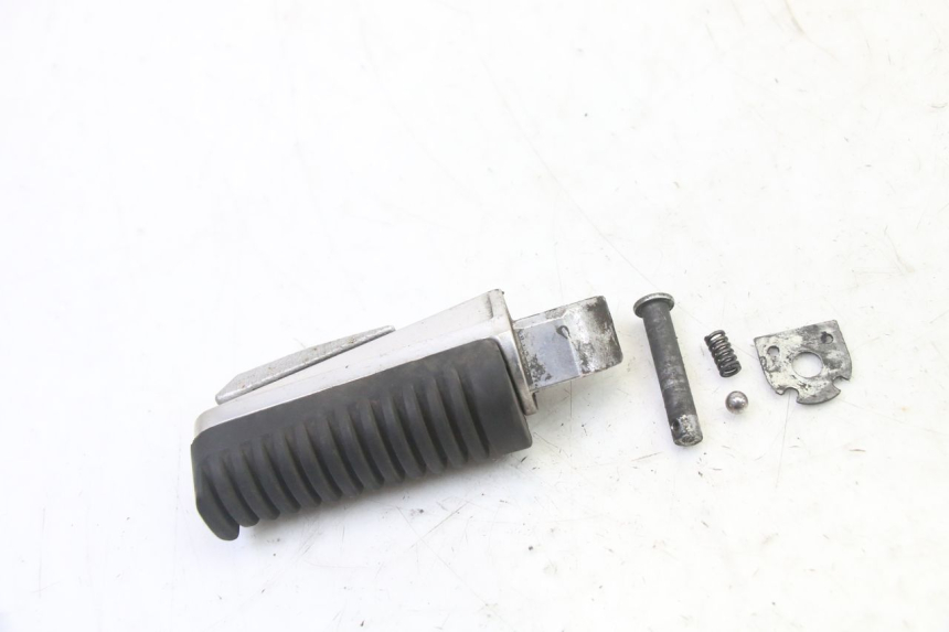 photo de DESCANSO DE PÉ TRASEIRO DIREITO YAMAHA XJ6 ABS 600 (2008 - 2016) - Outro ângulo de visão