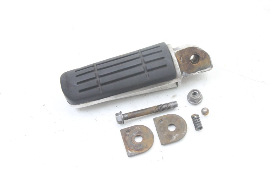 photo de DESCANSO DE PÉ TRASEIRO DIREITO YAMAHA FZS FAZER 600 (2001 - 2003) - Vista principal