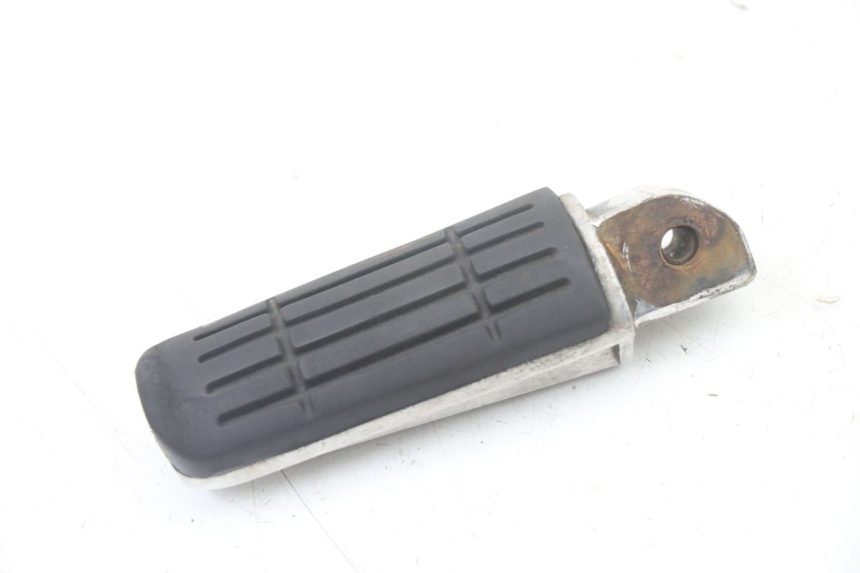 photo de DESCANSO DE PÉ TRASEIRO DIREITO YAMAHA FZS FAZER 600 (2001 - 2003) - Zoom do estado de desgaste
