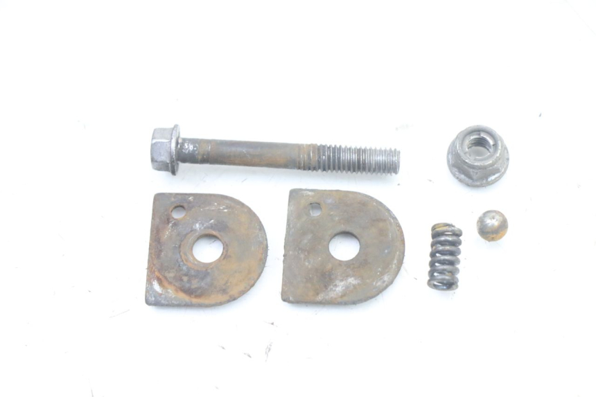 photo de DESCANSO DE PÉ TRASEIRO DIREITO YAMAHA FZS FAZER 600 (2001 - 2003) - Pontos de fixação