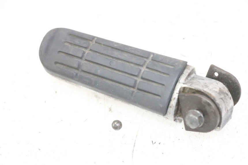 photo de DESCANSO DE PÉ TRASEIRO DIREITO YAMAHA FZS FAZER 600 (2001 - 2003) - Vista principal