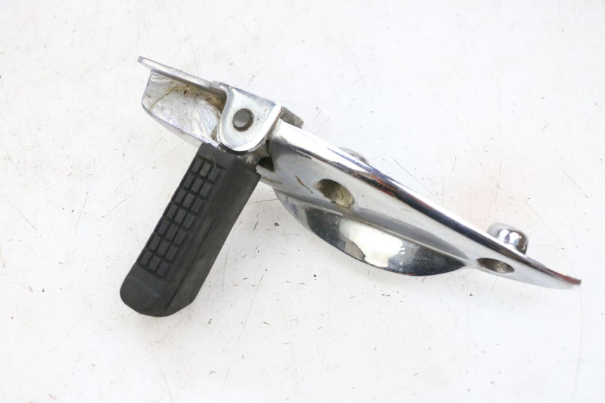 photo de DESCANSO DE PÉ TRASEIRO DIREITO KYMCO ZING 125 (1997 - 2003) - Zoom do estado de desgaste