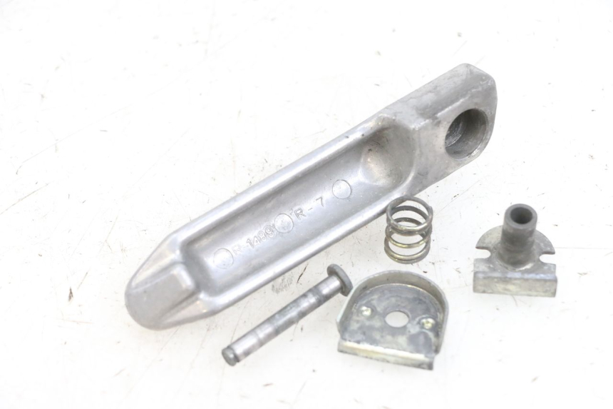 photo de DESCANSO DE PÉ TRASEIRO DIREITO KAWASAKI ZR 7 750 (1999 - 2004) - Detalhe da peça