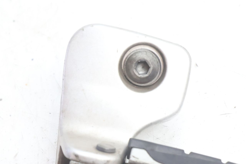 photo de DESCANSO DE PÉ TRASEIRO ESQUERDO BMW C1 125 (2000 - 2003) - Outro ângulo de visão
