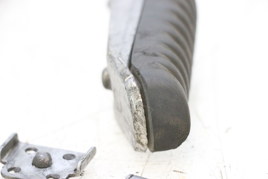 photo de DESCANSO DE PÉ TRASEIRO ESQUERDO KAWASAKI ER-6 ER6 F ABS 650 (2012 - 2016) - Detalhe da peça