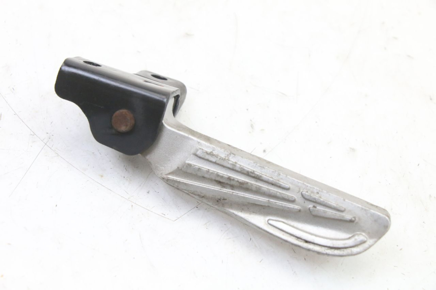 photo de DESCANSO DE PÉ TRASEIRO ESQUERDO SYM FIDDLE 3 III 125 (2014 - 2020) - Detalhe da peça