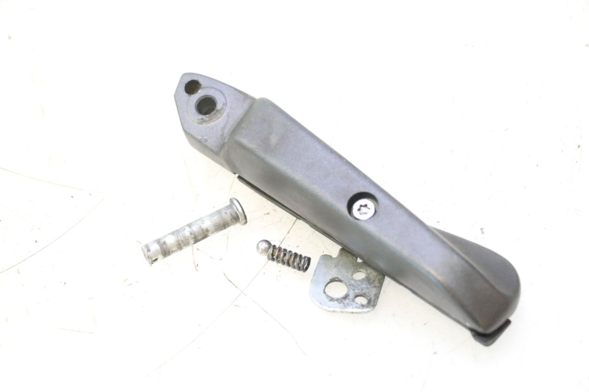 photo de DESCANSO DE PÉ TRASERO ESQUERDO HONDA FJS SILVER WING SILVERWING 400 (2005 - 2008) - Detalhe da peça