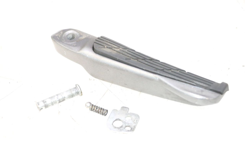 photo de DESCANSO DE PÉ TRASERO ESQUERDO HONDA FJS SILVER WING SILVERWING 400 (2005 - 2008) - Ampliação técnica