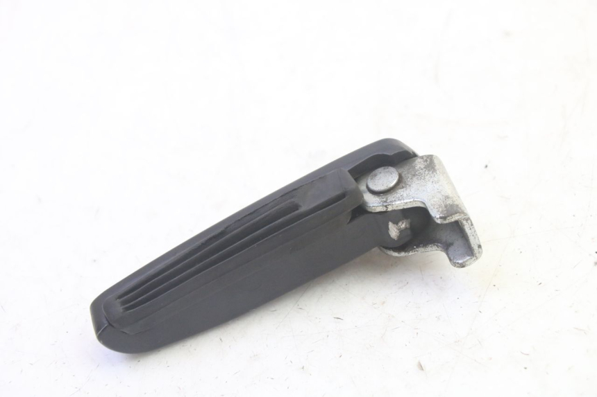 photo de DESCANSO DE PÉ TRASEIRO ESQUERDO PIAGGIO FLY 4T 50 (2013 - 2017) - Pontos de fixação