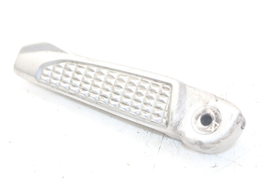 photo de DESCANSO DE PÉ TRASEIRO ESQUERDO HONDA FORZA 125 (2015 - 2016) - Detalhe da peça