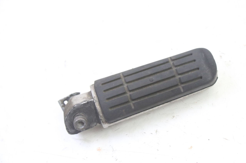 photo de DESCANSO DE PÉ TRASEIRO ESQUERDO YAMAHA FZ6 FAZER S2 600 (2007 - 2011) - Zoom do estado de desgaste