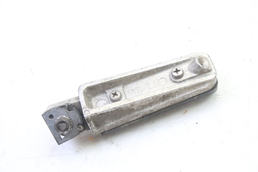 photo de DESCANSO DE PÉ TRASEIRO ESQUERDO YAMAHA FZ6 FAZER S2 600 (2007 - 2011) - Ampliação técnica