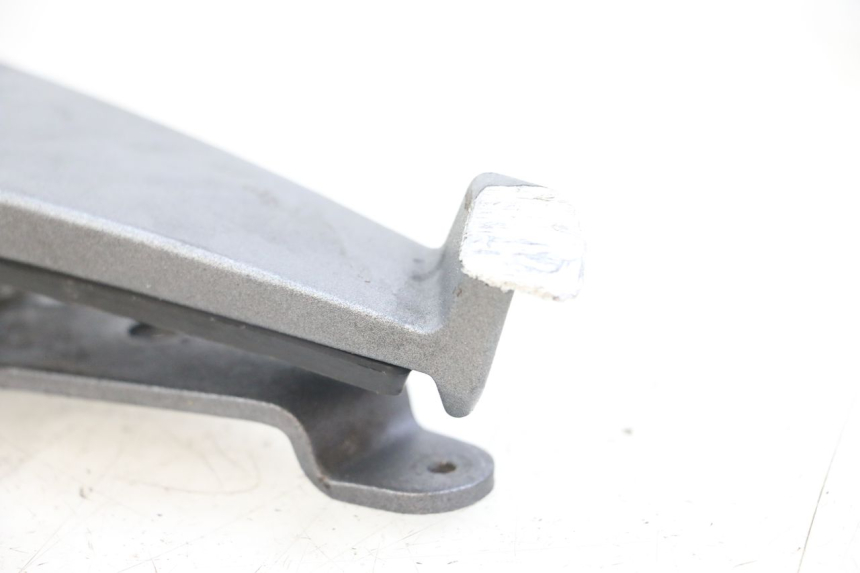 photo de DESCANSO DE PÉ TRASEIRO ESQUERDO PEUGEOT GEOPOLIS RS 125 (2007 - 2009) - Detalhe da peça