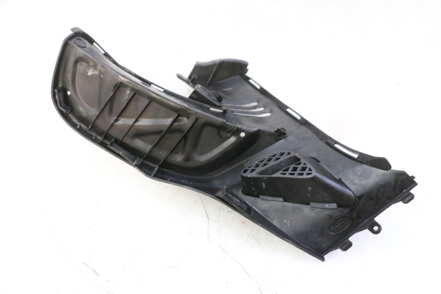photo de DESCANSO DE PÉ TRASEIRO ESQUERDO KYMCO GRAND DINK 125 (2008 - 2014) - Outro ângulo de visão