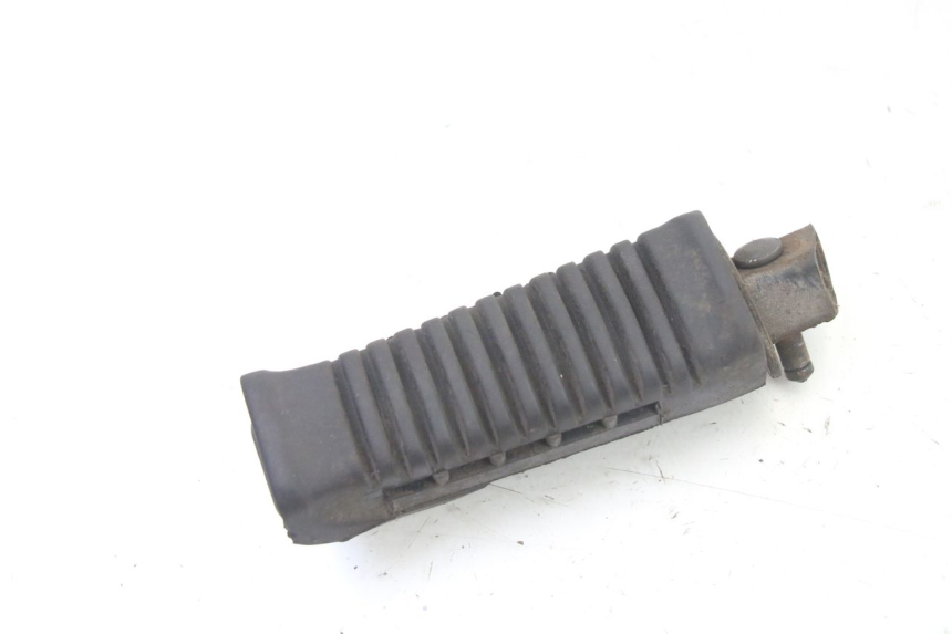 photo de DESCANSO DE PÉ TRASEIRO ESQUERDO SUZUKI GS GSE 500 (2001 - 2003) - Detalhe da peça