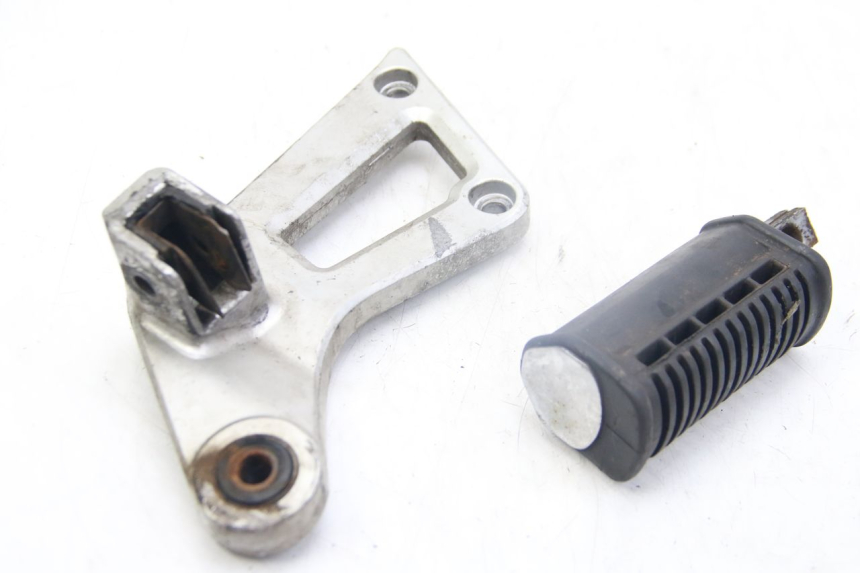 photo de DESCANSO DE PÉ TRASEIRO ESQUERDO SUZUKI GSX-F GSX  F 1100 (1988 - 1994) - Detalhe da peça