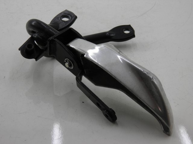 photo de DESCANSO DE PÉ TRASEIRO ESQUERDO HONDA NHX LEAD 110 (2008 - 2010) - Zoom do estado de desgaste