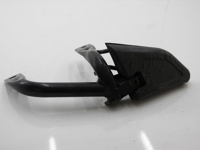 photo de DESCANSO DE PÉ TRASEIRO ESQUERDO HONDA SH 125 (2001 - 2003) - Detalhe da peça