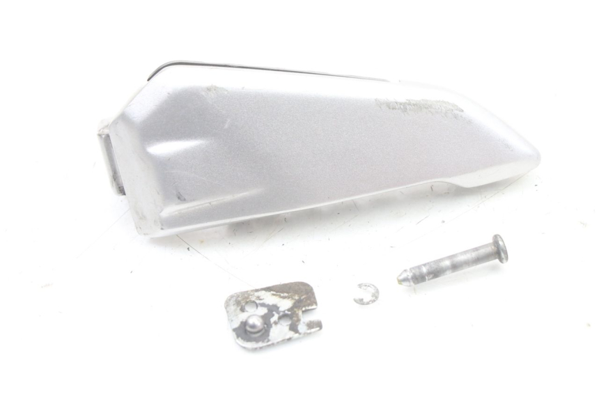 photo de DESCANSO DE PÉ TRASEIRO ESQUERDO HONDA SH i 300 (2015 - 2020) - Detalhe da peça