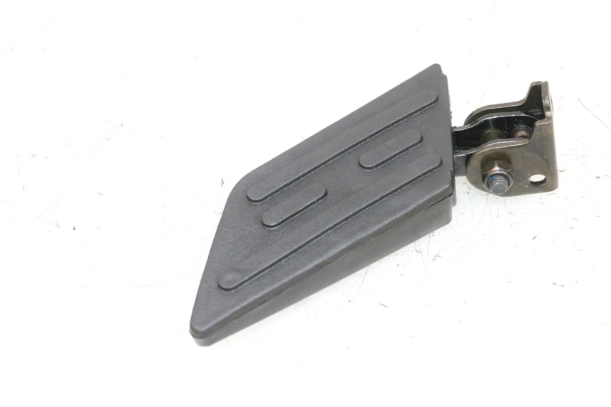 photo de DESCANSO DE PÉ TRASEIRO ESQUERDO PEUGEOT KISBEE 2T 50 (2010 - 2017) - Detalhe da peça