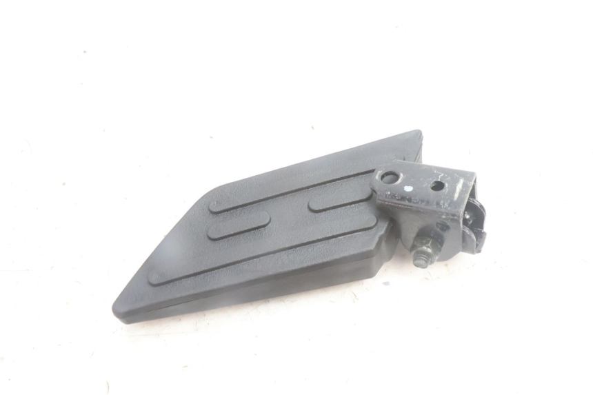photo de DESCANSO DE PÉ TRASEIRO ESQUERDO PEUGEOT KISBEE 4T 50 (2010 - 2017) - Zoom do estado de desgaste