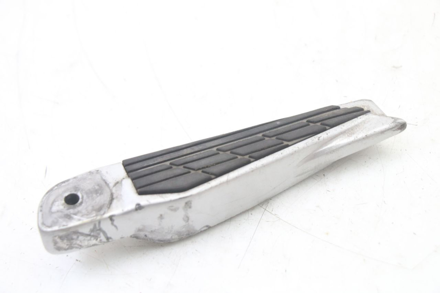 photo de DESCANSO DE PÉ TRASEIRO ESQUERDO KYMCO XCITING 500 (2007 - 2010) - Detalhe da peça