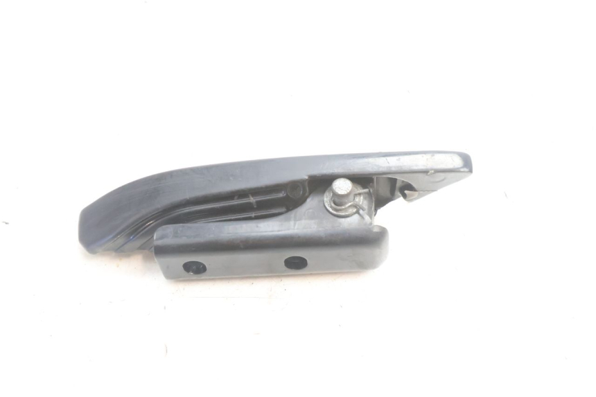 photo de DESCANSO DE PÉ TRASEIRO ESQUERDO PIAGGIO LIBERTY IGET 4T 50 (2021 - 2025) - Pontos de fixação