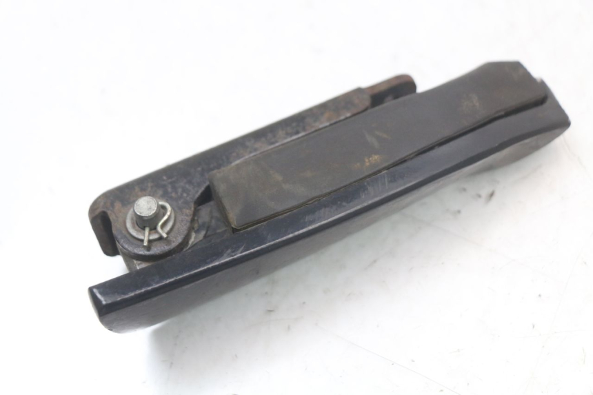 photo de DESCANSO DE PÉ TRASEIRO ESQUERDO PIAGGIO MP3 HPE 350 (2018 - 2020) - Pontos de fixação