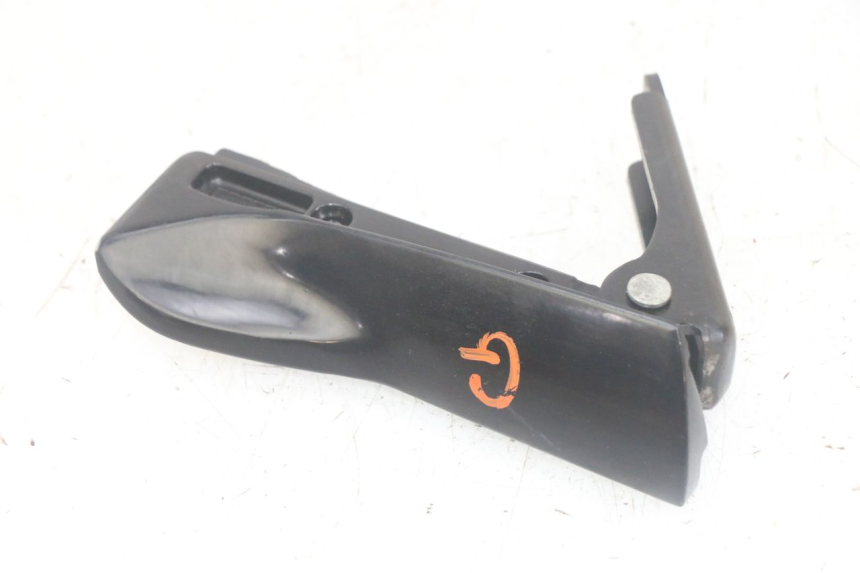 photo de DESCANSO DE PÉ TRASEIRO ESQUERDO PIAGGIO MP3 HPE 300 (2019 - 2026) - Zoom do estado de desgaste