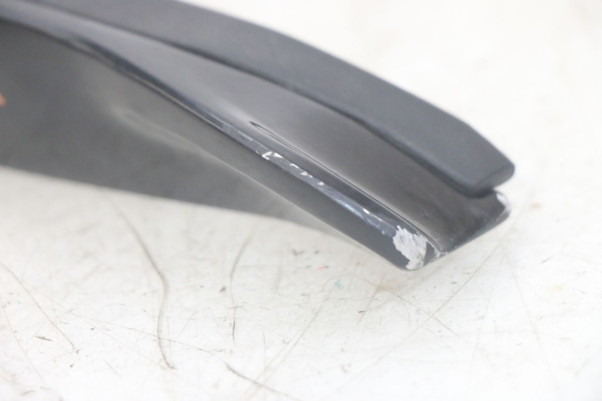 photo de DESCANSO DE PÉ TRASEIRO ESQUERDO PIAGGIO MP3 HPE 300 (2019 - 2026) - Pontos de fixação