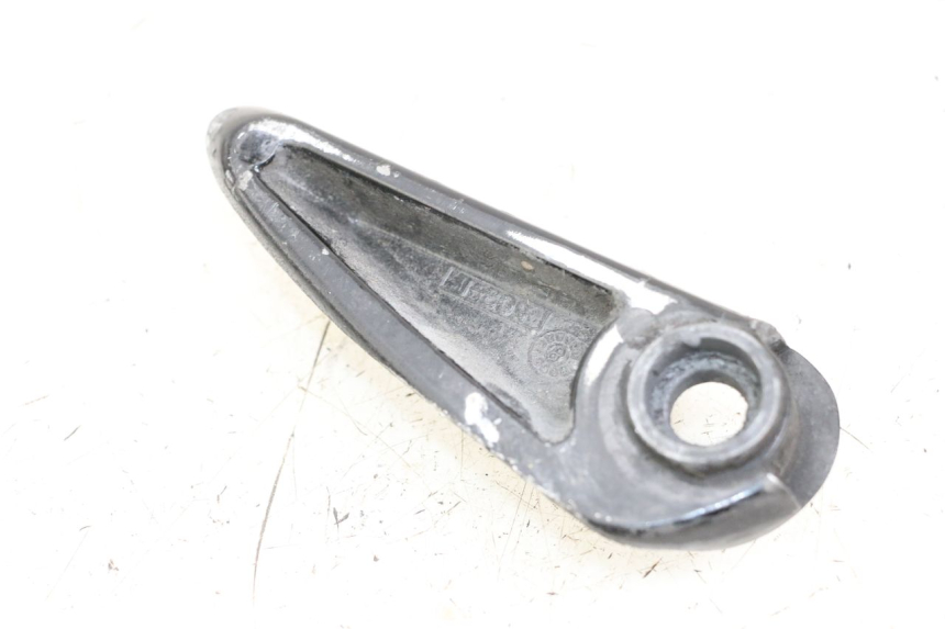 photo de DESCANSO DE PÉ TRASEIRO ESQUERDO YAMAHA NEO'S NEOS 2T 50 (2007 - 2017) - Detalhe da peça