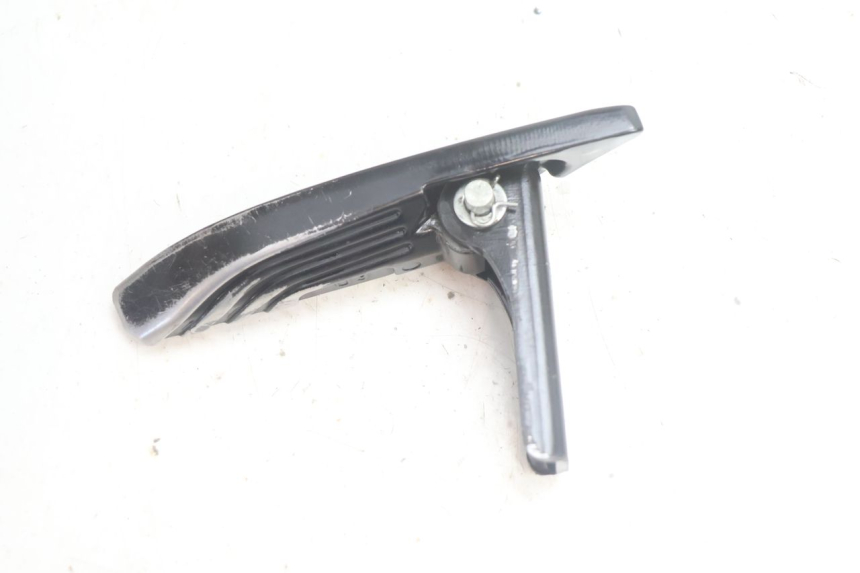 photo de DESCANSO DE PÉ TRASEIRO ESQUERDO PIAGGIO NEW TYPHOON 50 (2018 - 2021) - Detalhe da peça