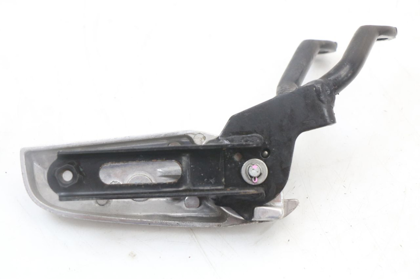 photo de DESCANSO DE PÉ TRASEIRO ESQUERDO HONDA PCX (JF47) 125 (2012 - 2013) - Ampliação técnica