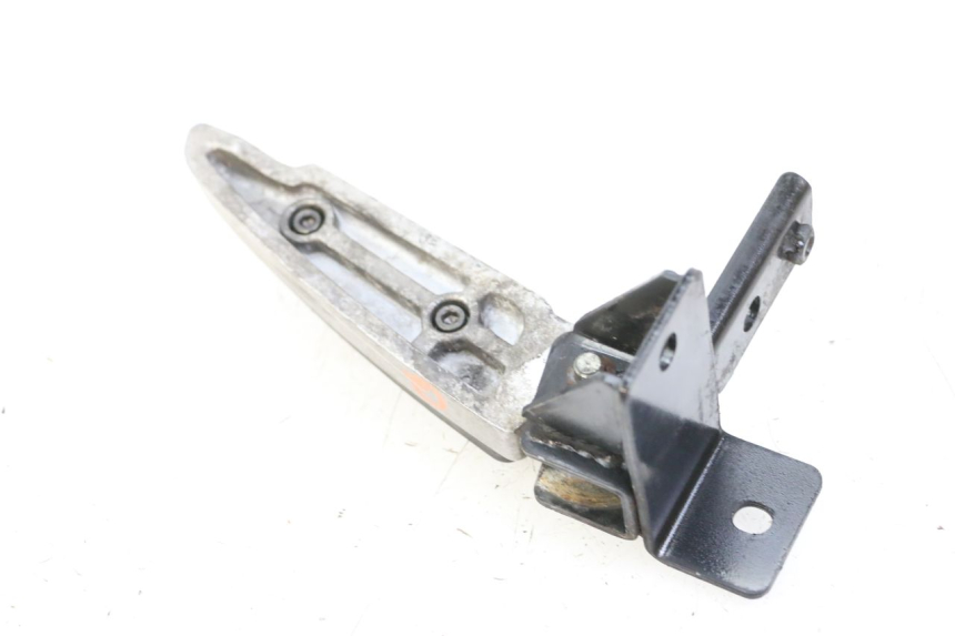 photo de DESCANSO DE PÉ TRASEIRO ESQUERDO PEUGEOT CITYSTAR 125 (2011 - 2017) - Zoom do estado de desgaste