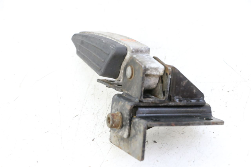 photo de DESCANSO DE PÉ TRASEIRO ESQUERDO PEUGEOT SATELIS 125 (2013 - 2018) - Pontos de fixação